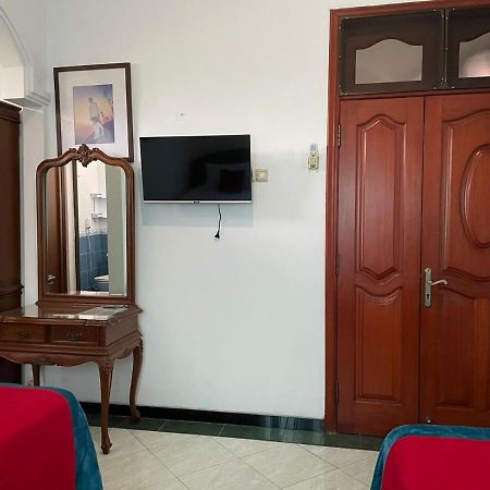 Reddoorz Syariah @ Karang Pilang Hotel Karangpilang Exterior foto