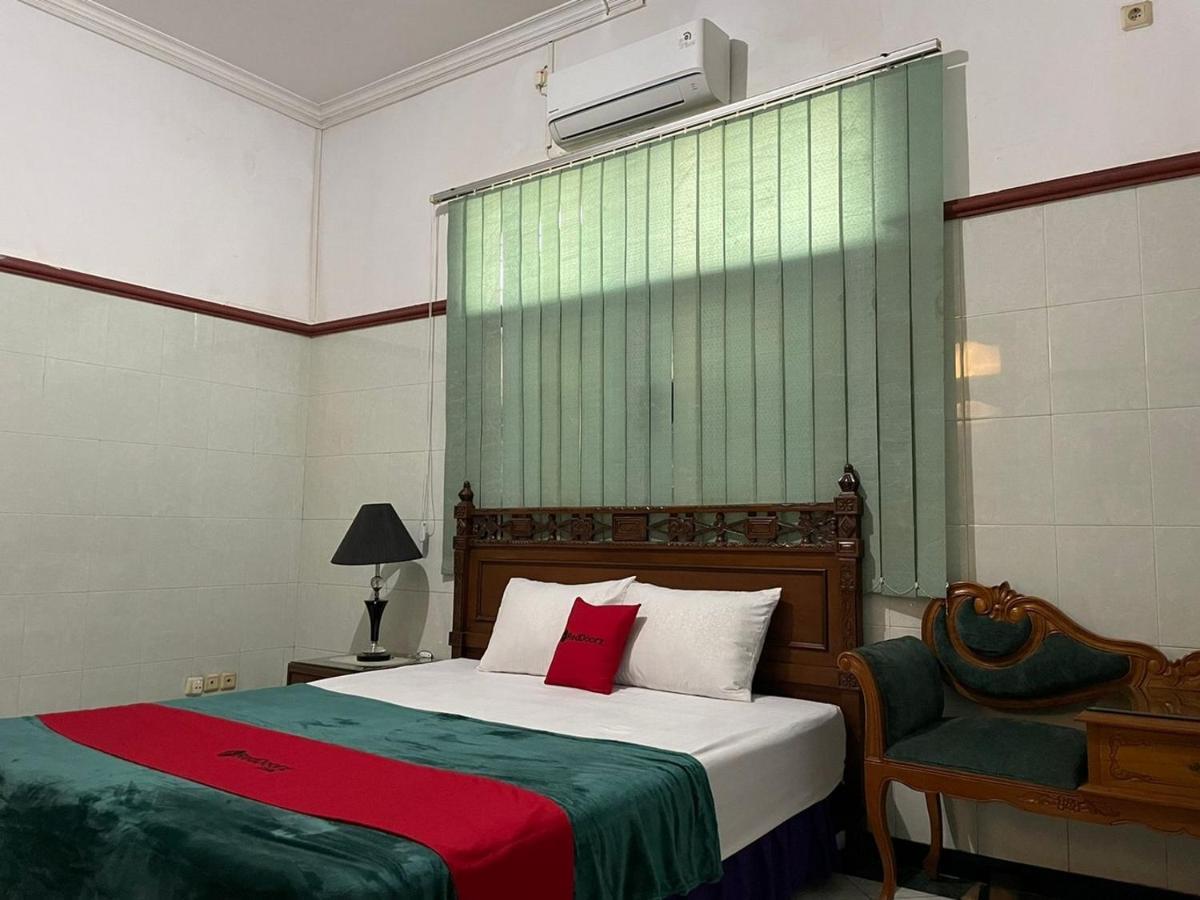 Reddoorz Syariah @ Karang Pilang Hotel Karangpilang Exterior foto